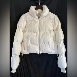 ❄️ NWT Corduroy Puffer Jacket ❄️ PERFECT FOR WINTER ❄️